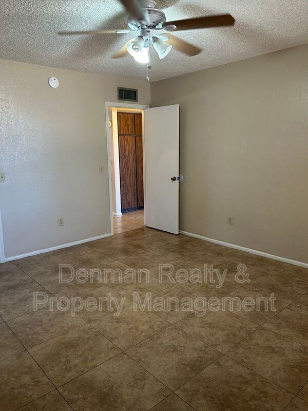 Building Photo - 4619 E Camino St