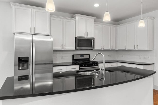 Building Photo - 1501 Homespun Rd