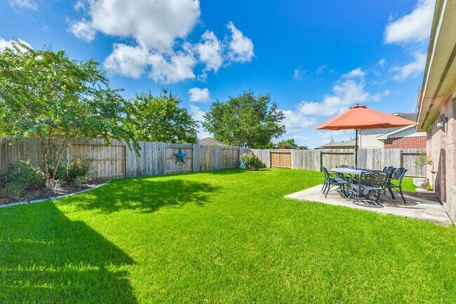 Building Photo - 21115 Amber Crossing Dr