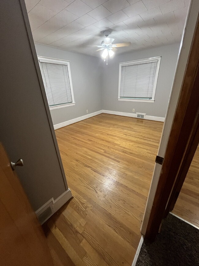 Building Photo - "Charming 3-Bedroom Retreat with Spacious Living in Colfax!"