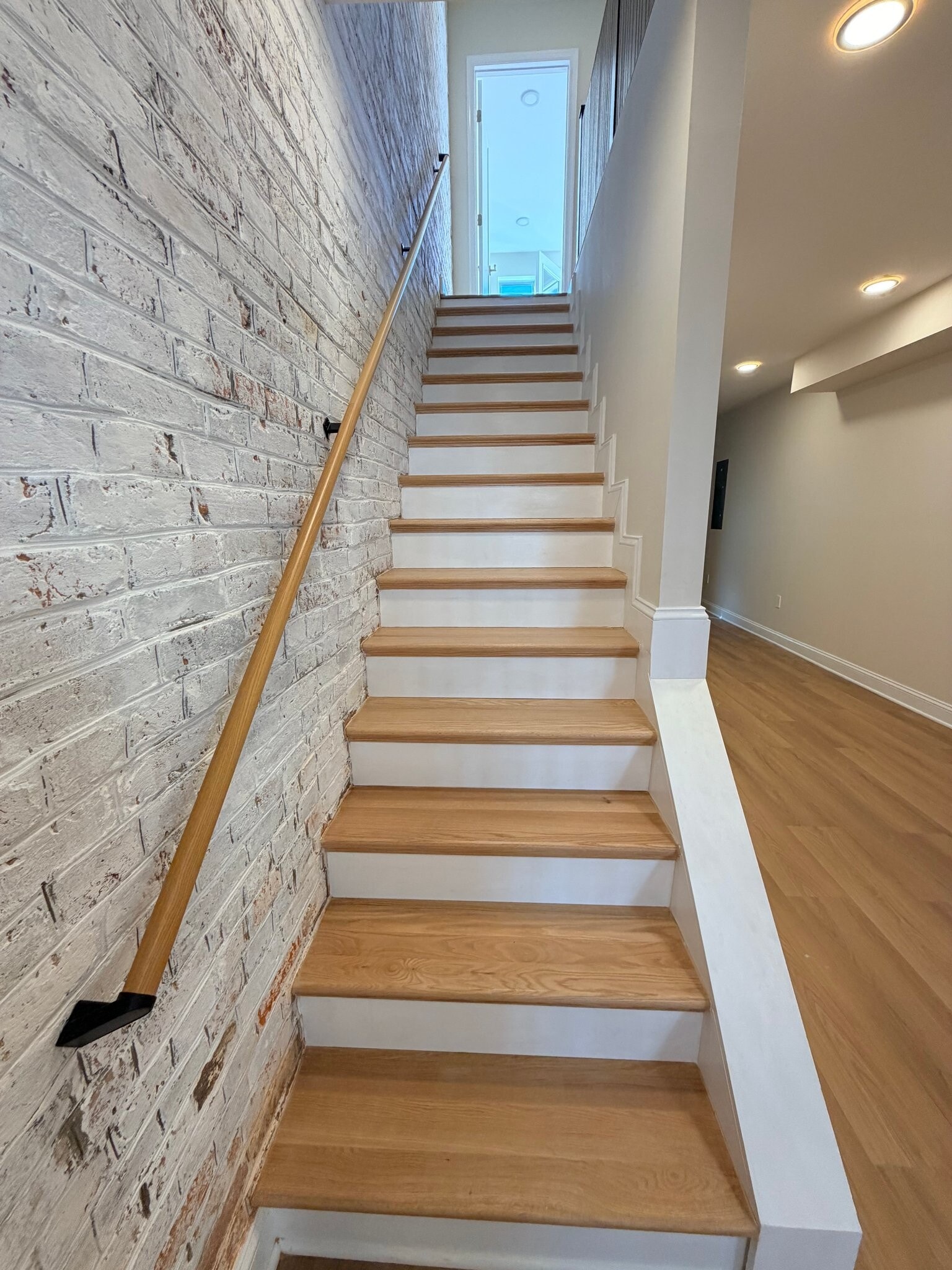 Building Photo - 853 Reinhardt St