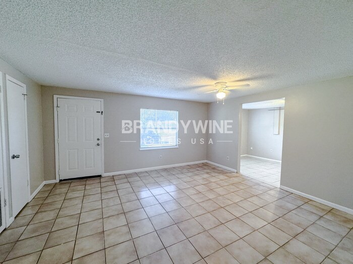 Building Photo - 10847 Bahia Dr