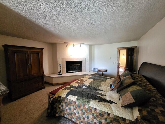 Building Photo - Winter Seasonal Rental- Chateau Acadian 108