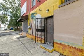 Building Photo - 301 W York St