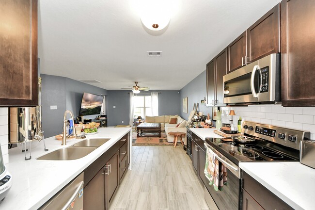 Building Photo - 2430 Regatta Ln