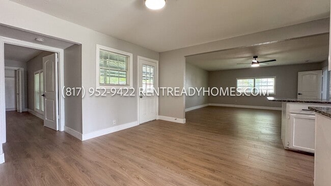 Building Photo - 2613 Fairbrook St