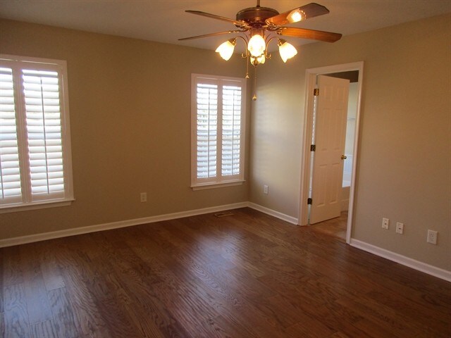 Building Photo - 1434 Hilltop Dr