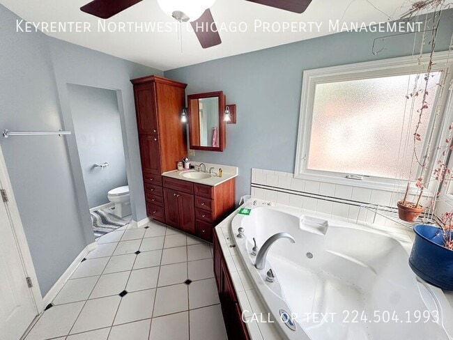 Building Photo - 1141 Glenwood Ln
