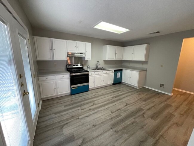 Building Photo - Coming soon..... Beautiful  3 bedroom 2 bath