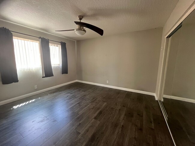 Building Photo - Beautiful Home available now