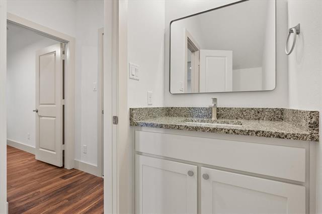 Building Photo - 506 E Kimball St