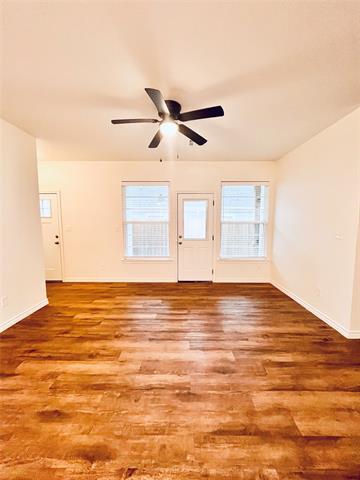 Building Photo - 523 E Hanna St