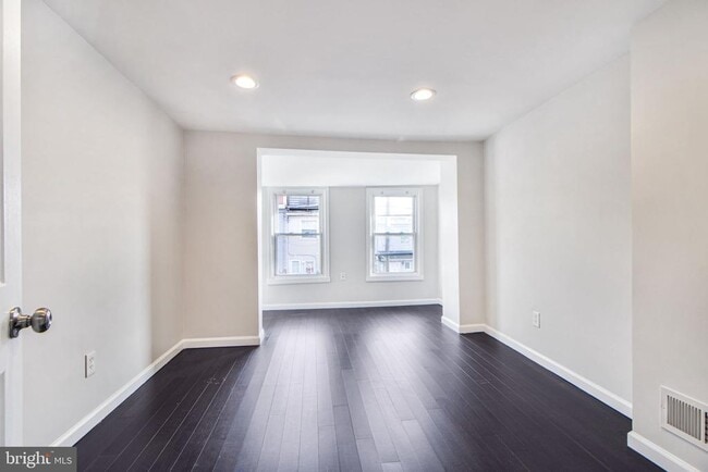 Building Photo - 1165 Cleveland St