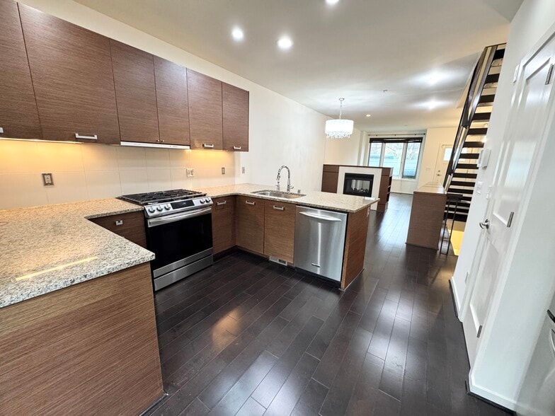 Building Photo - 1200 Bellevue Way NE