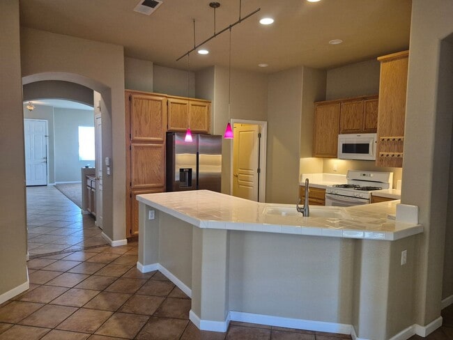 Building Photo - 4 Bedroom 2 Bath home in Natomas