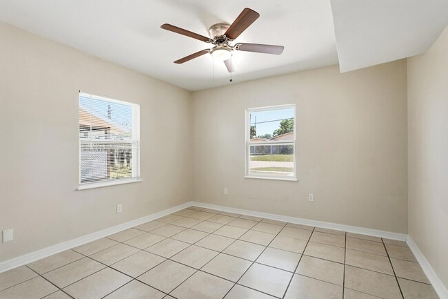 Building Photo - 1400 Binney Dr