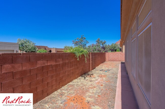 Building Photo - 3 Bedroom Home In Eagle Rock At Snow Canyon With Community Pools