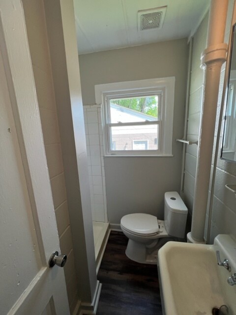 Building Photo - 1215 Gatewood Ave