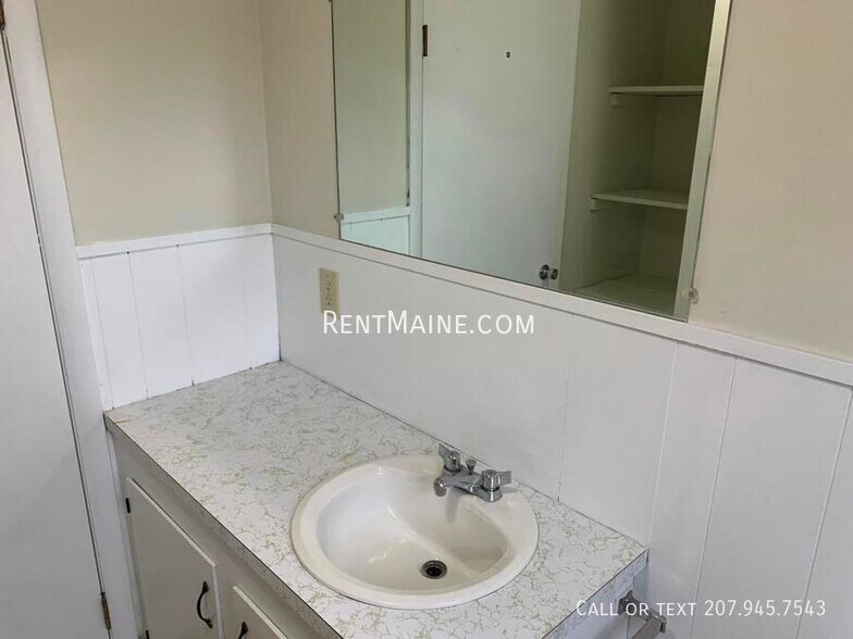 Building Photo - 35 Yale St