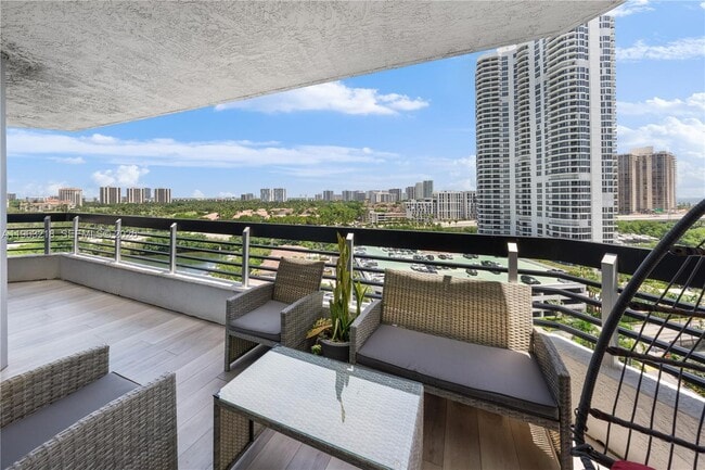 Building Photo - 3530 Mystic Pointe Dr