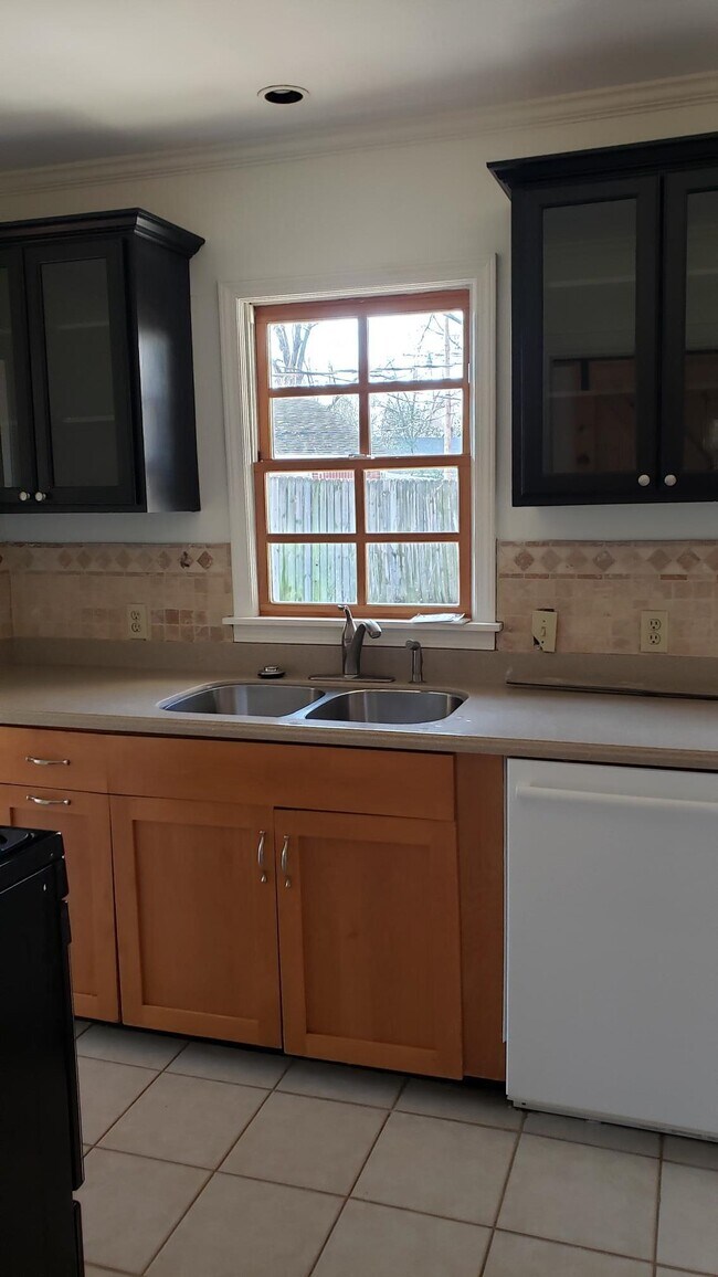 Building Photo - 4892 Carnes Ave