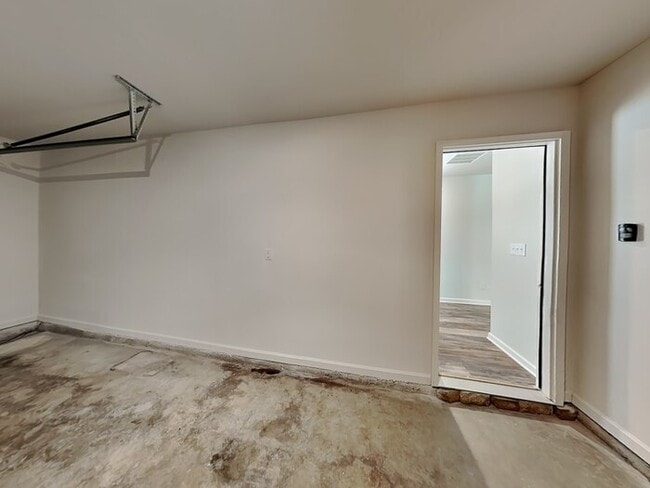 Building Photo - 1084 Benfield Ridge