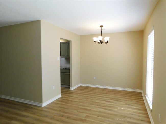 Building Photo - 500 Wanta Hide A Way Dr