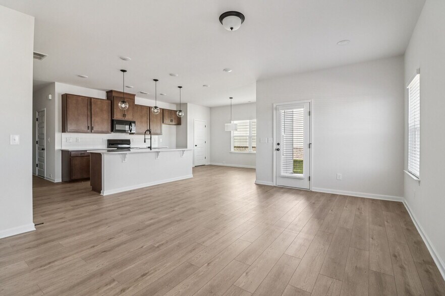 Building Photo - 708 Shetland Trl