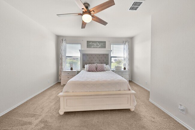 Building Photo - Lovely Home Available for Lease!