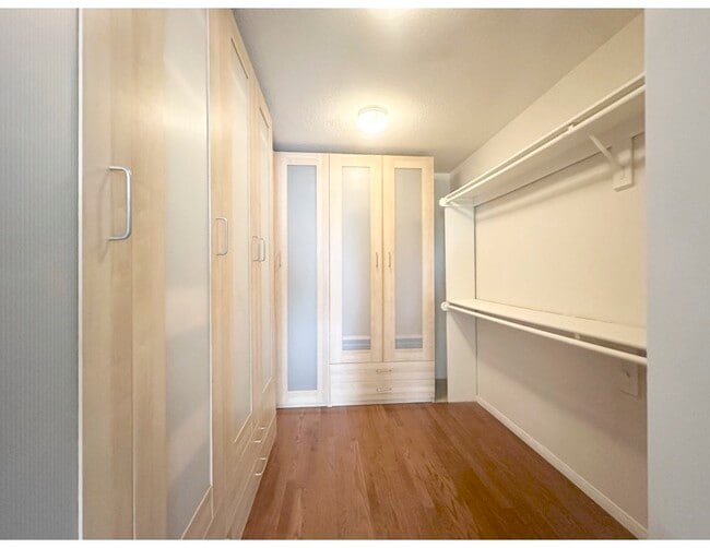 Building Photo - 19852 E Round Hill Ln