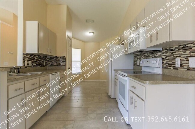 Building Photo - 4691 SW 129th Pl
