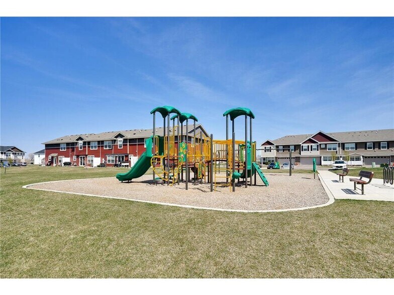Building Photo - 2128 Ada Dr