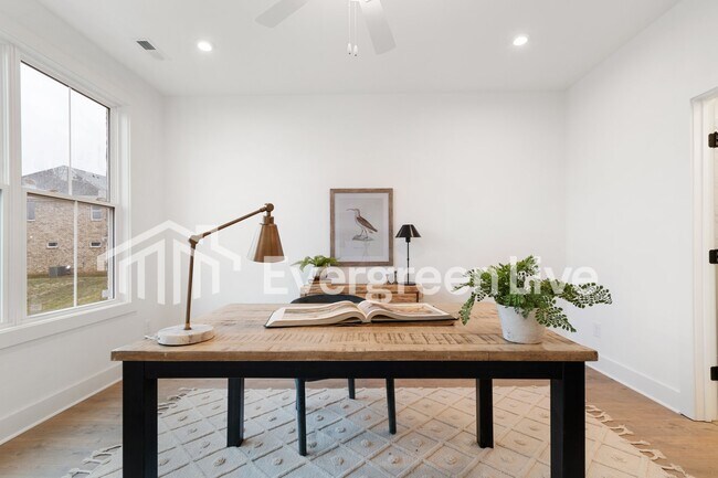 Building Photo - 129 Leggo Ave