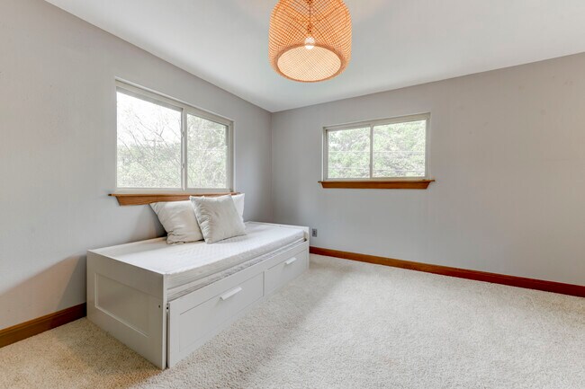 Building Photo - 13918 Hummingbird Ln