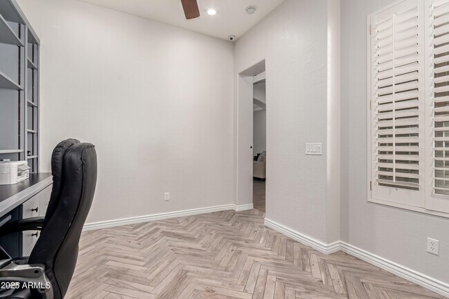 Building Photo - 4584 E Reins Rd