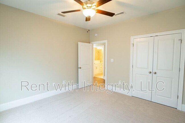 Building Photo - 165 Benoit Cir