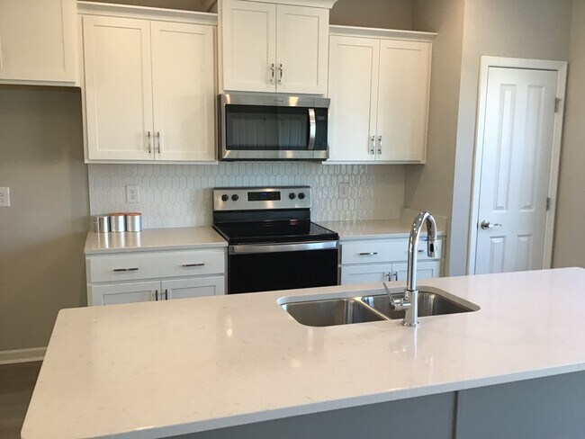 Building Photo - LIVE/WORK Arden Village Townhome in Columbia