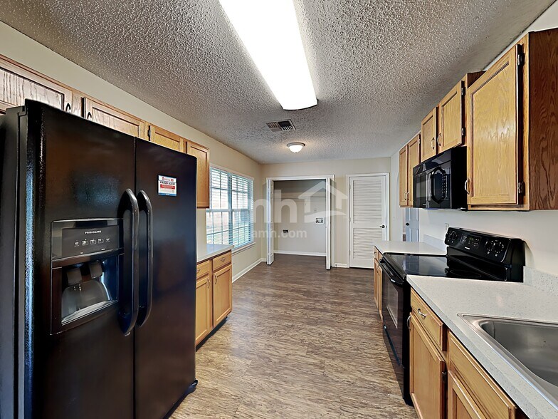 Building Photo - 4637 Blue Stream Ln S