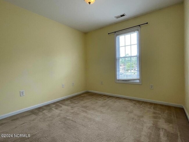 Building Photo - 143 Apache Trail