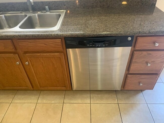 Building Photo - Charming 3/2 Craftsman Home in The Village at WestHaven (55+)