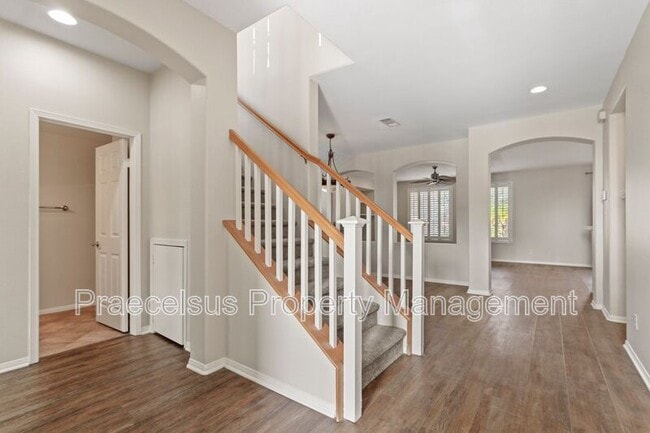 Building Photo - 421 Corte Calypso