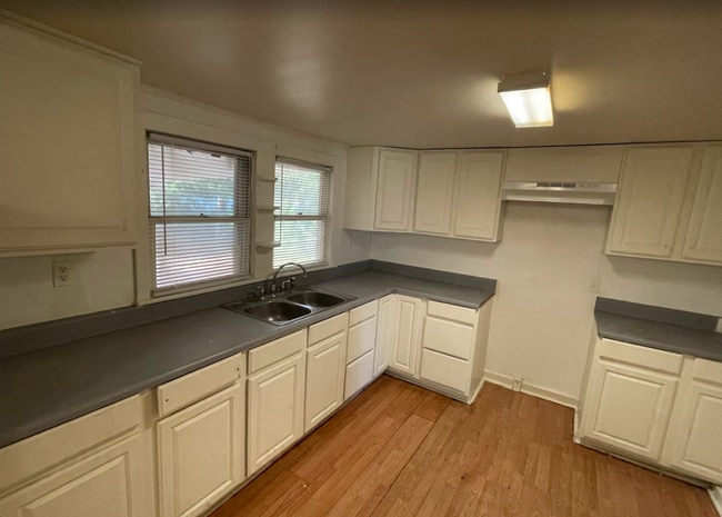 Building Photo - 1408 Gillespie Ave