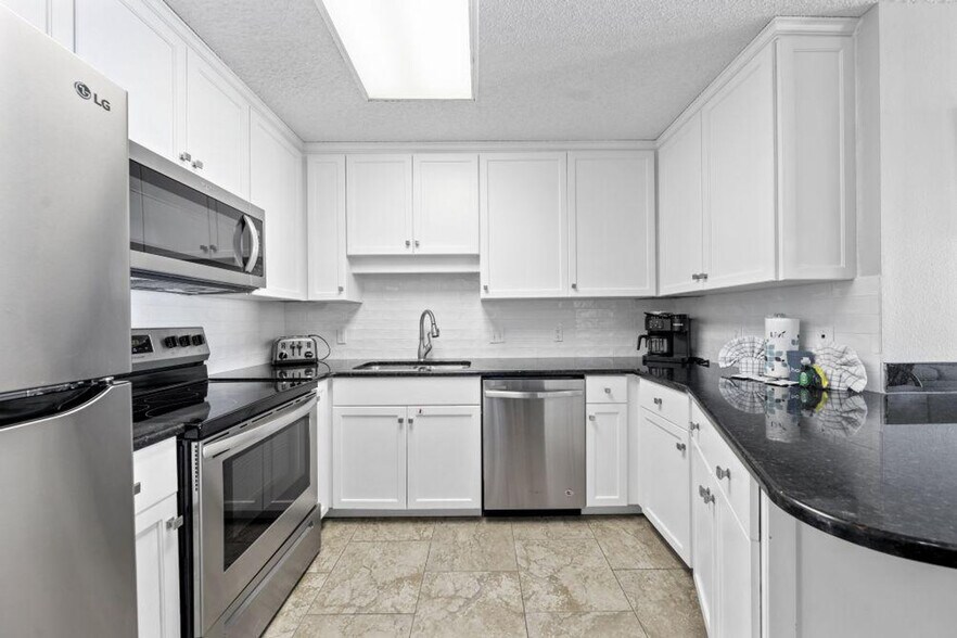 Building Photo - 24400 Perdido Beach Blvd