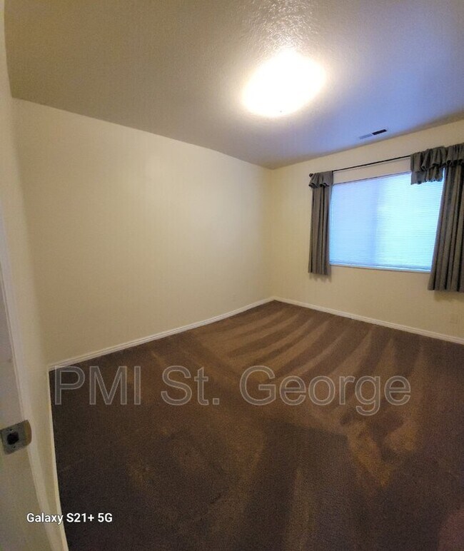 Building Photo - 776 E Fort Pierce Dr