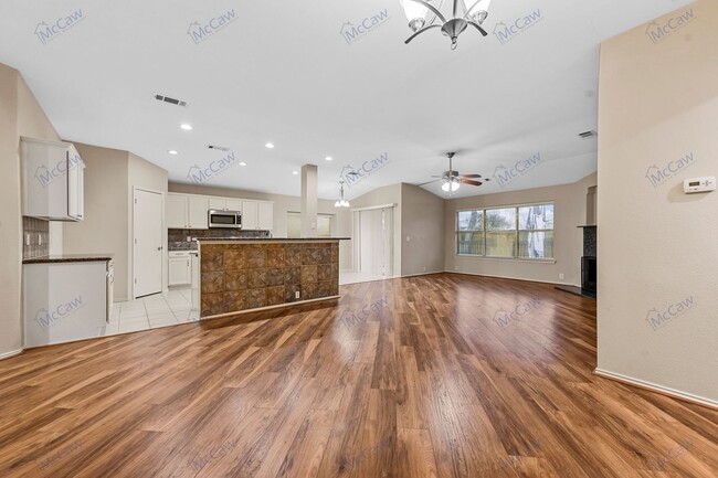 Building Photo - Beautiful 3/2 Home in Little Elm!