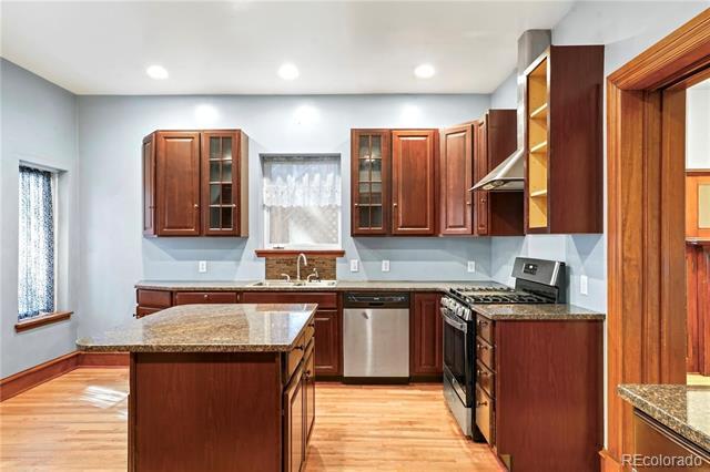 Building Photo - 840 Emerson St