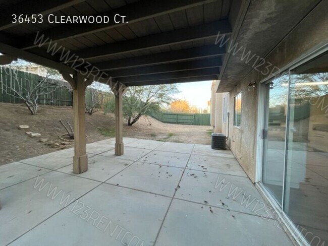 Building Photo - 36453 Clearwood Ct
