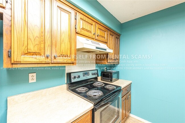 Building Photo - 27 Estes Dr