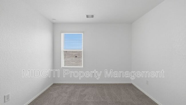 Building Photo - 255 Granary Dr