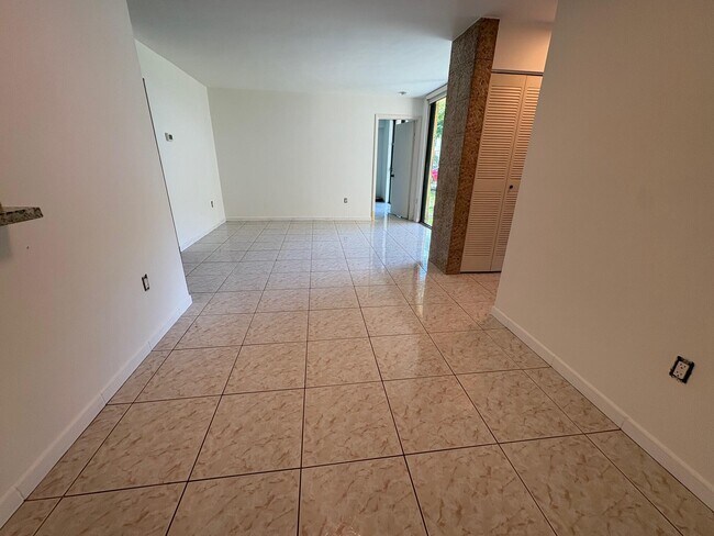 Building Photo - 11800 SW 18th St